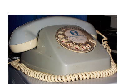 Antiguo teléfono de ENTel modelo Siemens 2000.