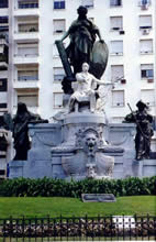 monumento a Carlos Pellegrini
