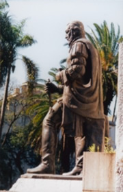 Monumento a Pedro de Mendoza