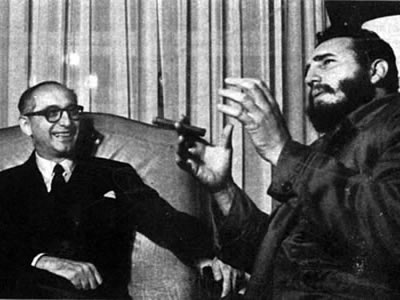 En mayo de 1959, el entonces presidente Arturo Frondizi recibió a un joven Fidel Castro, cuatro meses después de la revolución cubana hasta ese momento Cuba no era socialista y pertenecía a la OEA .Las presiones norteamericanas lanzaron a Cuba a relac