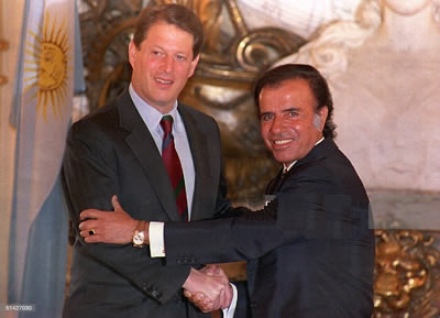 Al Gore junto a  Carlos Menem